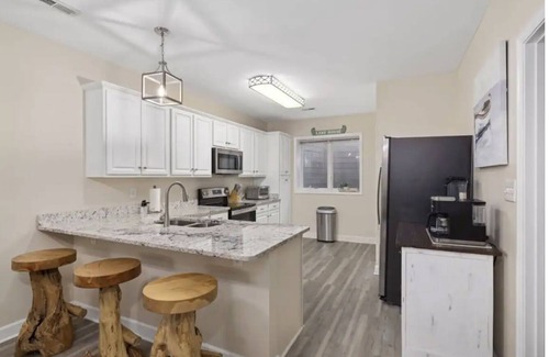 Smith Mountain Lake Condominio | Lakefront Condo w/ Free Resort Amenities at SML!