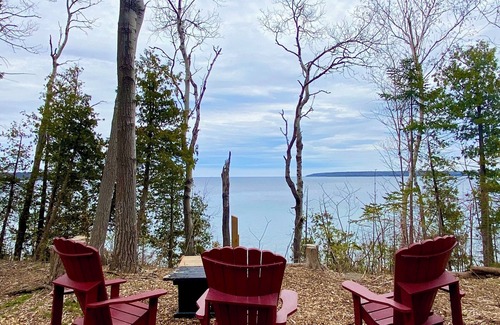Georgian Bluffs Cabaña | Lakefront Contemporary Cottage designed for relaxation and family fun alike!
