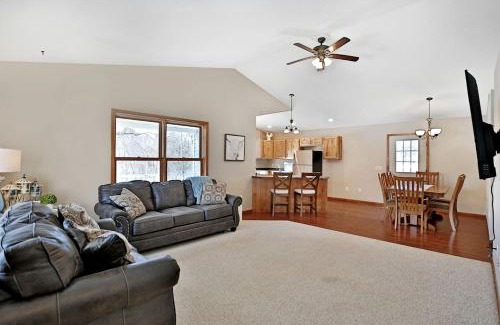 St Croix Falls Casa | Lakefront Cottage Fully Equipped with Excellent Location in Saint Croix Falls, Wisconsin