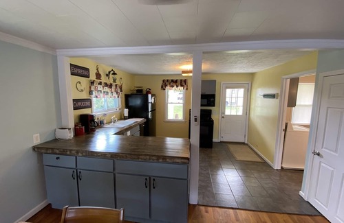 Harrison Cabaña | Lakefront Cottage- big enough for your family, plus more!