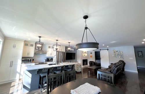 Front of Yonge Chalet De Esquí | Lakefront cottage