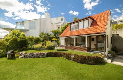 Kelvin Heights Apartamento | Lakefront Cottage