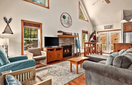 Mill Spring Cabaña | Lakefront Cottage on Lake Adger