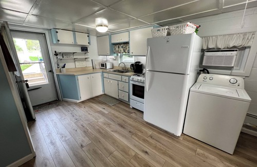 Gladwin Cabaña | Lakefront Cottage on Wiggins Lake