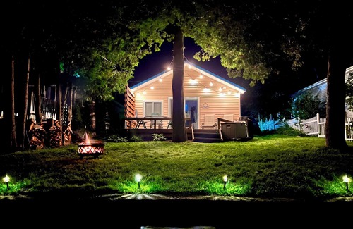 Gladwin Cabaña | Lakefront Cottage on Wiggins Lake