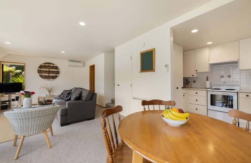 Kelvin Heights Apartamento | Lakefront Cottage Sum