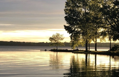 Union Springs Cabaña | Lakefront Cottage on Cayuga Lake, Finger Lakes NY