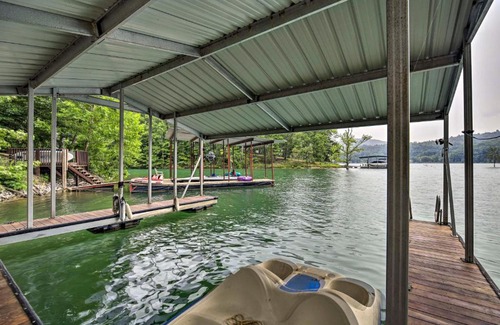 Sharps Chapel Casa | Lakefront Cottage with Private Double Dock