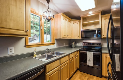 Unaka Casa | LAKEFRONT Dock Holiday - Hiwassee Lakefront home con Actividades del Resort!