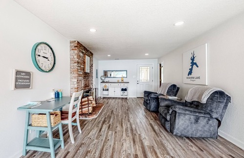 Dunes City Casa | Lakefront dream with private hot tub, dock, kayaks, pedal boat & amazing views