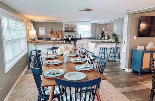 Warwick Casa | Lakefront Escape on Lake Blackshear - Private Dock & Stunning Views