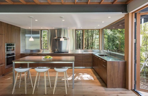 Center Harbor Casa | Obra maestra moderna en Squam, presentada en la revista Boston