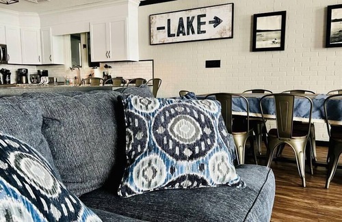 Gouldsboro Casa | *Lakefront Family Oasis* Kayaks* Hot Tub* Fire Pit*