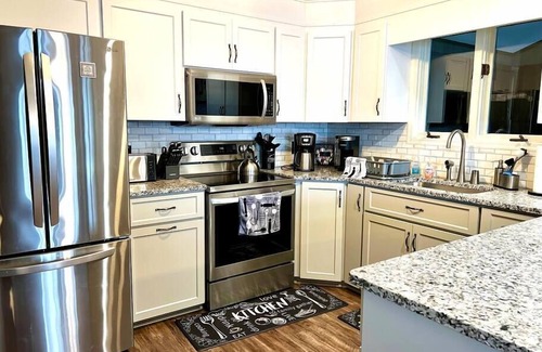 Gouldsboro Casa | *Lakefront Family Oasis* Kayaks* Hot Tub* Fire Pit*