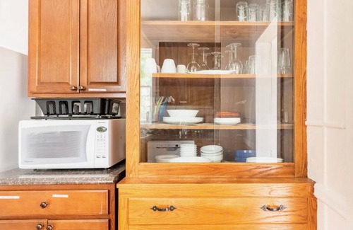 Cleveland Casa | Lakefront Family Getaway