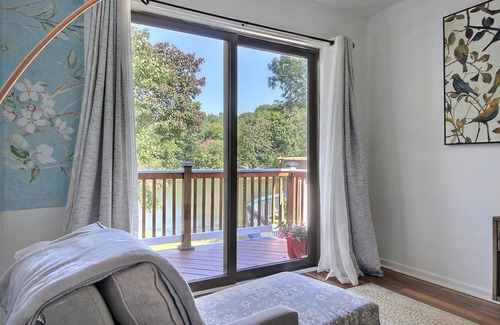 Newton Casa | Lakefront Family Retreat~Private Pool~Game Room