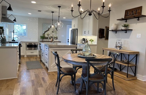 Fort Worth Casa | Lakefront farmhouse. Private dock. Gated 2+ ac. Eagle Mtn Lake, Fort Worth, TX