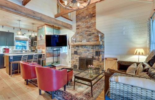 Greentown Casa | Lakefront Gem with Hot Tub and Boat Dock in Greentown