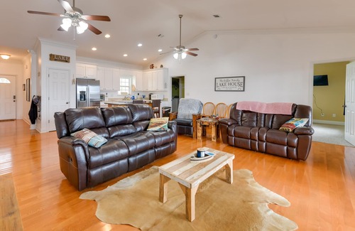 Cobb Casa | Lakefront Georgia Escape w/ Fire Pit & Boat Dock!