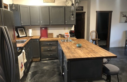 Orrin Casa | Lakefront get away & Waterfowl hunters paradise -dog friendly