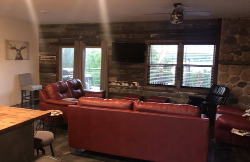Orrin Casa | Lakefront get away & Waterfowl hunters paradise -dog friendly