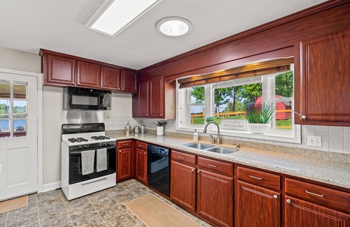 High Point Casa | Lakeside Escape: 180° Water Views, 3 Miles from HPU, 10 Miles from Greensboro
