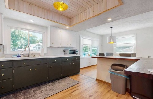 Jim Thorpe Casa | Lakefront Getaway 4 Bedrooms 2 Baths