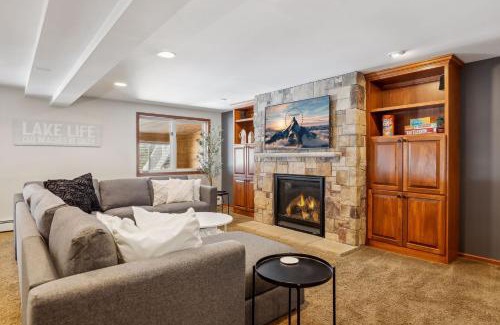 Ramsey County Casa | Lakefront Getaway- Hot Tub, Firepit & Fireplaces! home