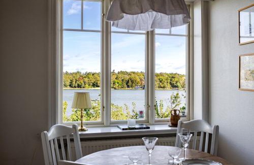 Albano Villa | Lakefront Getaway in Hagaparken Central Stockholm