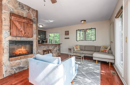 Leasburg Casa | Lakefront Getaway, Private Dock, Porch, and Fishing!