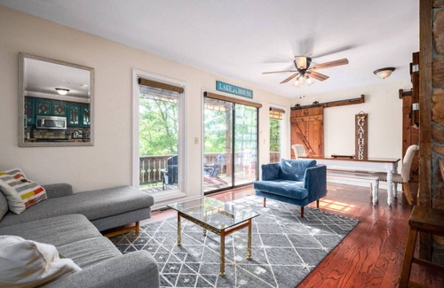 Leasburg Casa | Lakefront Getaway, Private Dock, Porch, and Fishing!