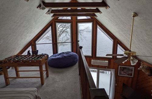 Tobyhanna Chalet De Esquí | Chalet recientemente renovado frente al lago Preciosas vistas, 4 habitaciones