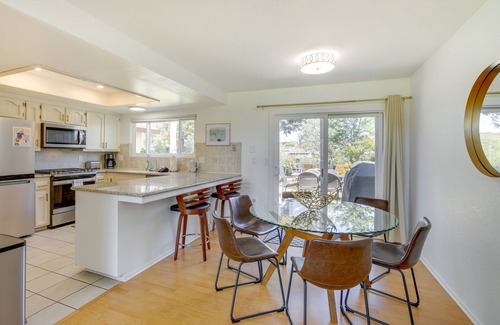 Pismo Beach Cabaña | Lakefront Grover Beach Home ~ Walk to Ocean!