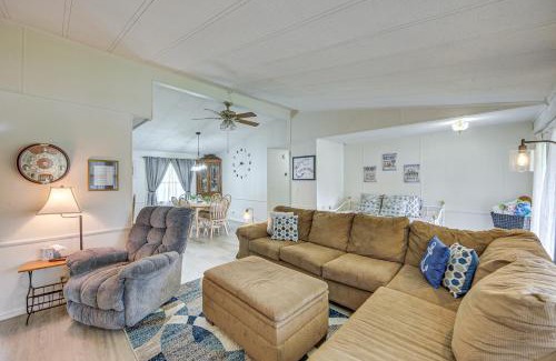 Gun Barrel City Casa | Lakefront Gun Barrel City Home with Dock and Deck
