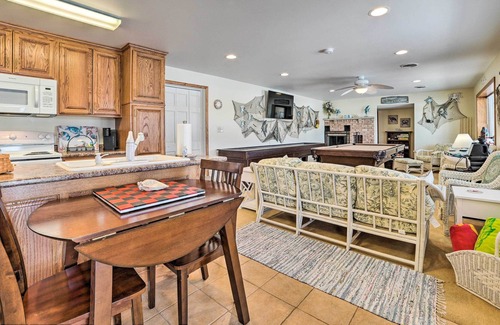 Harrison Condominio | Lakefront Harrison Duplex w/ Boat Dock!