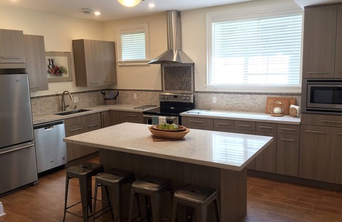 Kincardine Cabaña | Lakefront High-End Suite