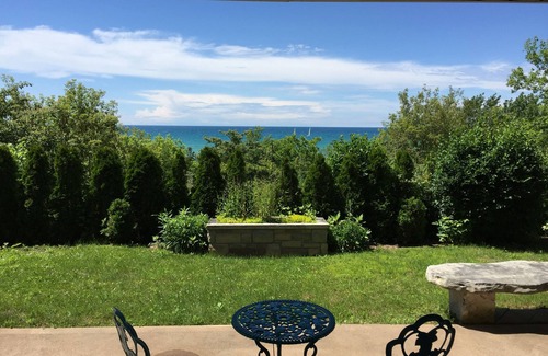 Kincardine Cabaña | Lakefront High-End Suite