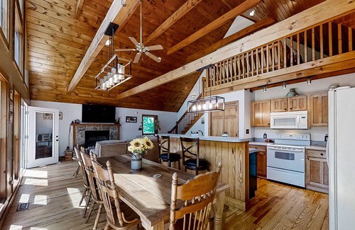 Tazewell Cabina | Lakefront home - dog-friendly, private dock, two fireplaces, and central AC