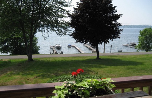 Dewittville Casa | Hermoso Retiro frente al lago en Historic Point Chautauqua