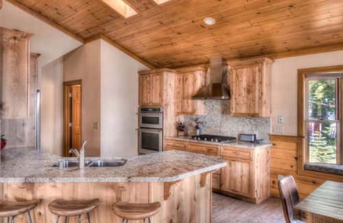Carnelian Bay Casa | Lakefront Home in Carnelian Bay with Buoy Access!