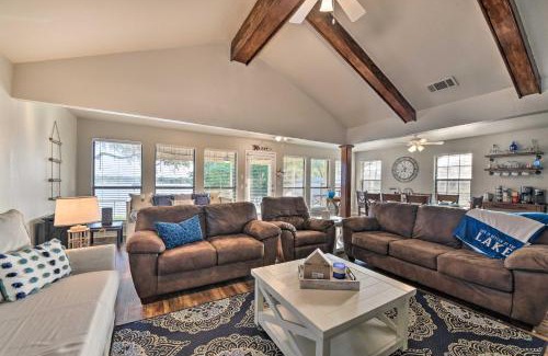 Granbury Casa | Lakefront Home Less Than 3 Miles to Historic Granbury!