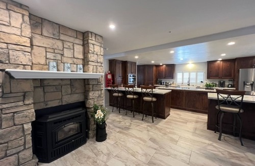 Victorville Casa | LAKEFRONT HOME- Spring Valley Lake - Hot Tub, Pool Table!
