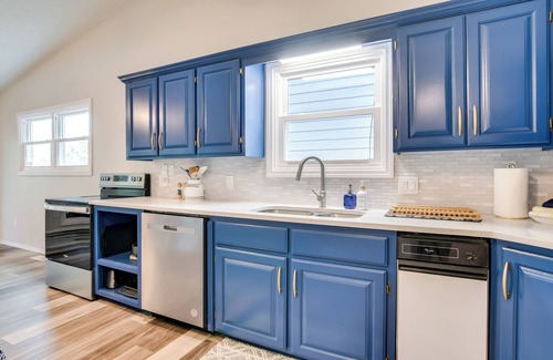 Eagle Rock Casa | Lakefront Home w/ Fire Pit in Eagle Rock