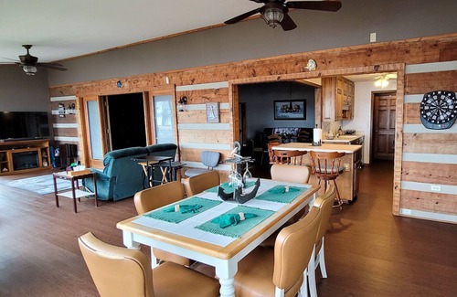Jefferson City Casa | Lakefront home w/ free attraction tickets, amazing views, & dock