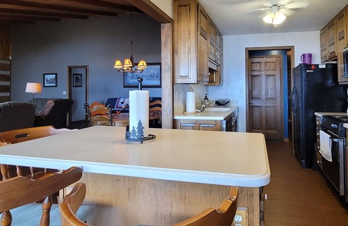 Jefferson City Casa | Lakefront home w/ free attraction tickets, amazing views, & dock