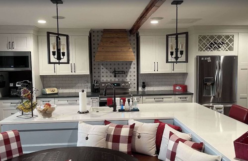 Lake Norman of Catawba Casa | Lakefront home with private beach & gourmet kitchen