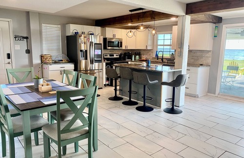 Kemp Casa | Lakefront home with Gorgeous sunset view