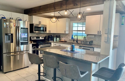 Kemp Casa | Lakefront home with Gorgeous sunset view