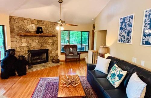 Cullowhee Casa | Lakefront Home with Private Dock on Lake Glenville