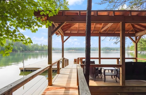 Nebo Casa | Lakefront home with private dock, gameroom, and hottub across from state parks.